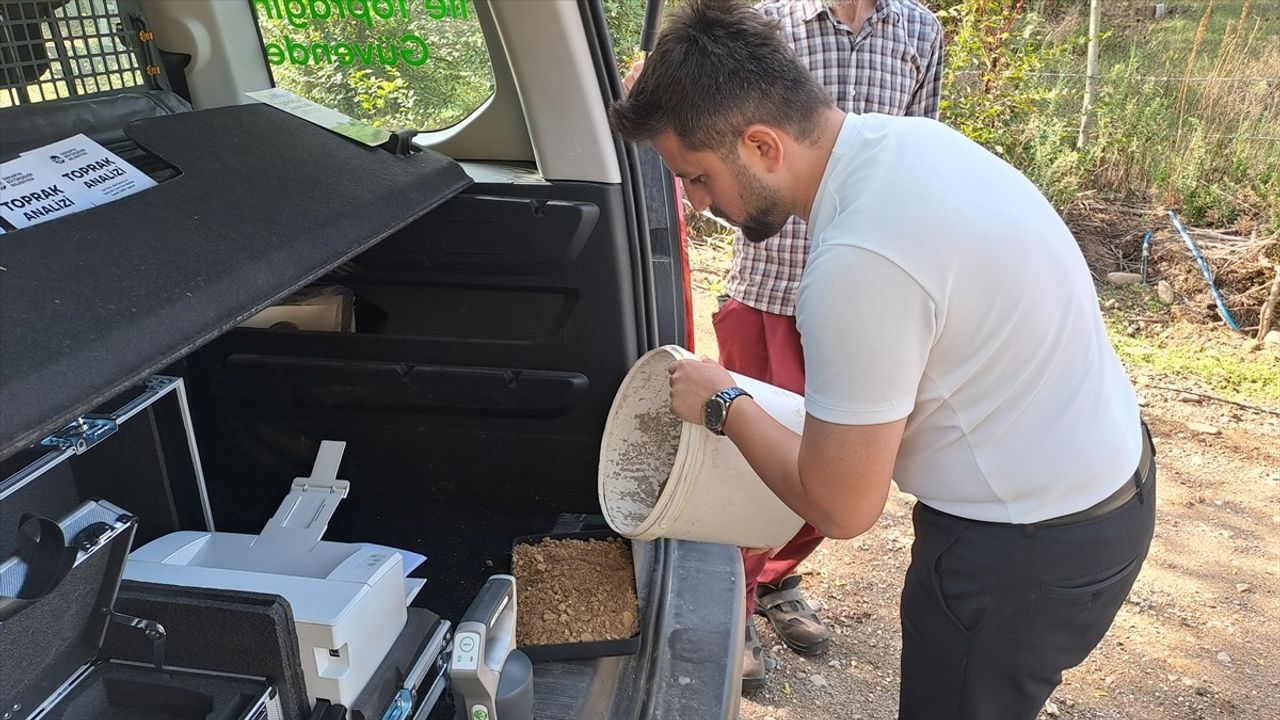 Sakarya'da 'Yerinde Toprak Analizi' hizmeti çiftçiden tam not