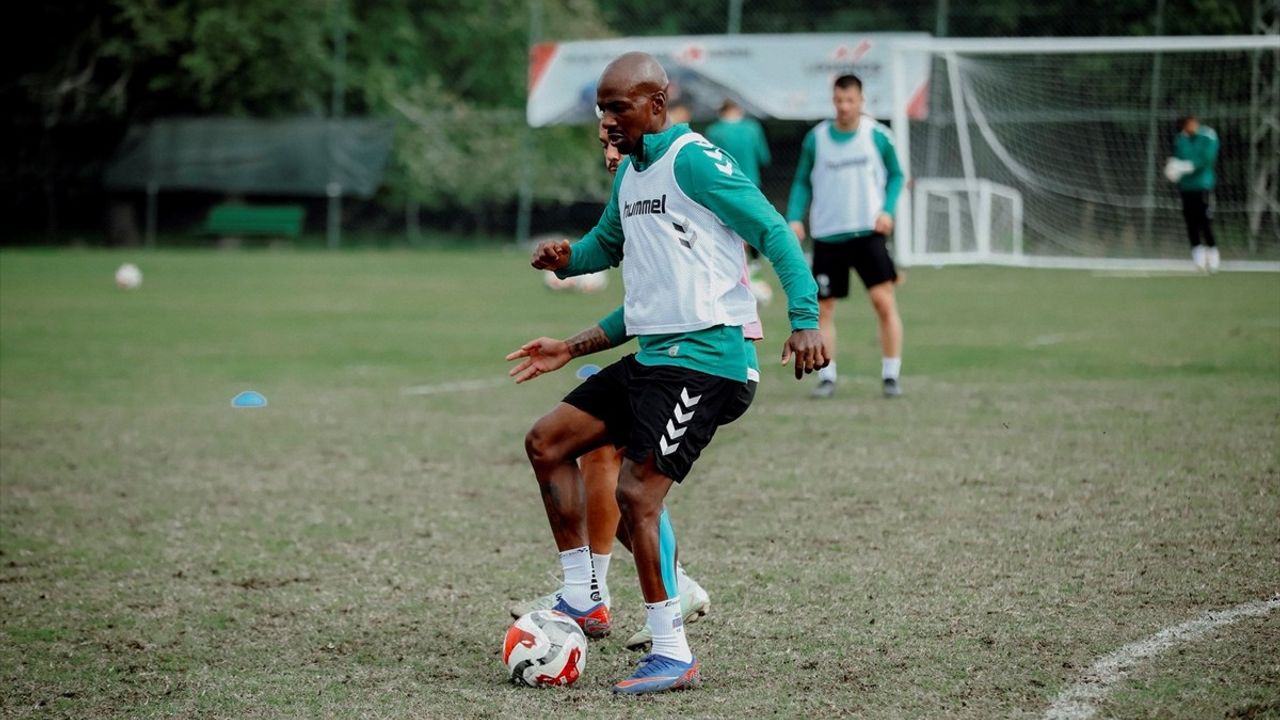 Sakaryaspor, Keçiörengücü Maçı Öncesi Son Hazırlıklarını Sürdürdü