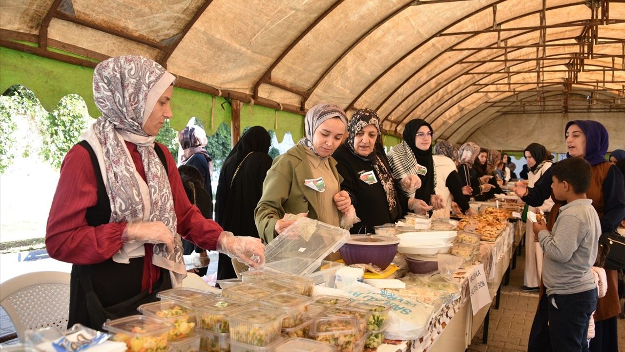 Şanlıurfa Siverek'te Gazze'ye Yardım Kermesi Düzenlendi