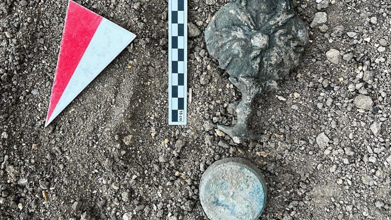 Satala'da Mısır Tanrıçası İsis'in 20 cm Bronz Büstü Bulundu