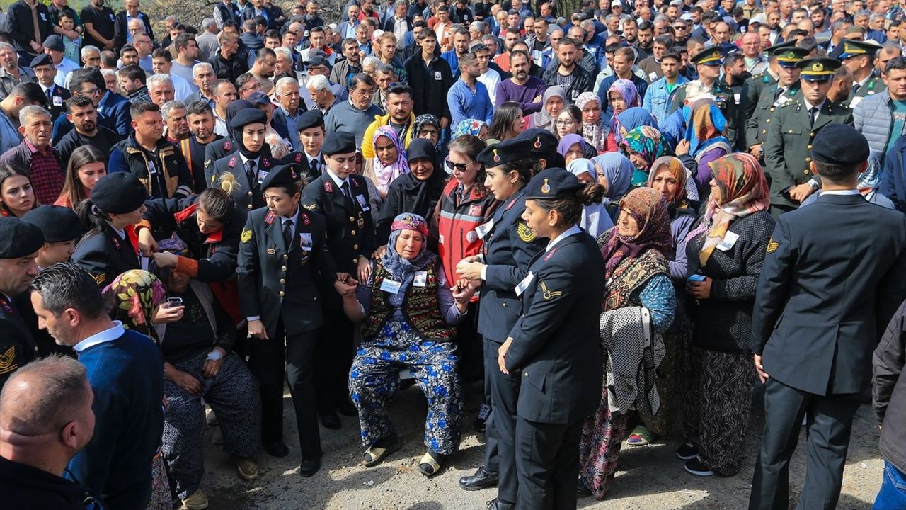 Şehit Jandarma Astsubay Hakkı Eryılmaz Manisa Akhisar'ta Toprağa Verildi