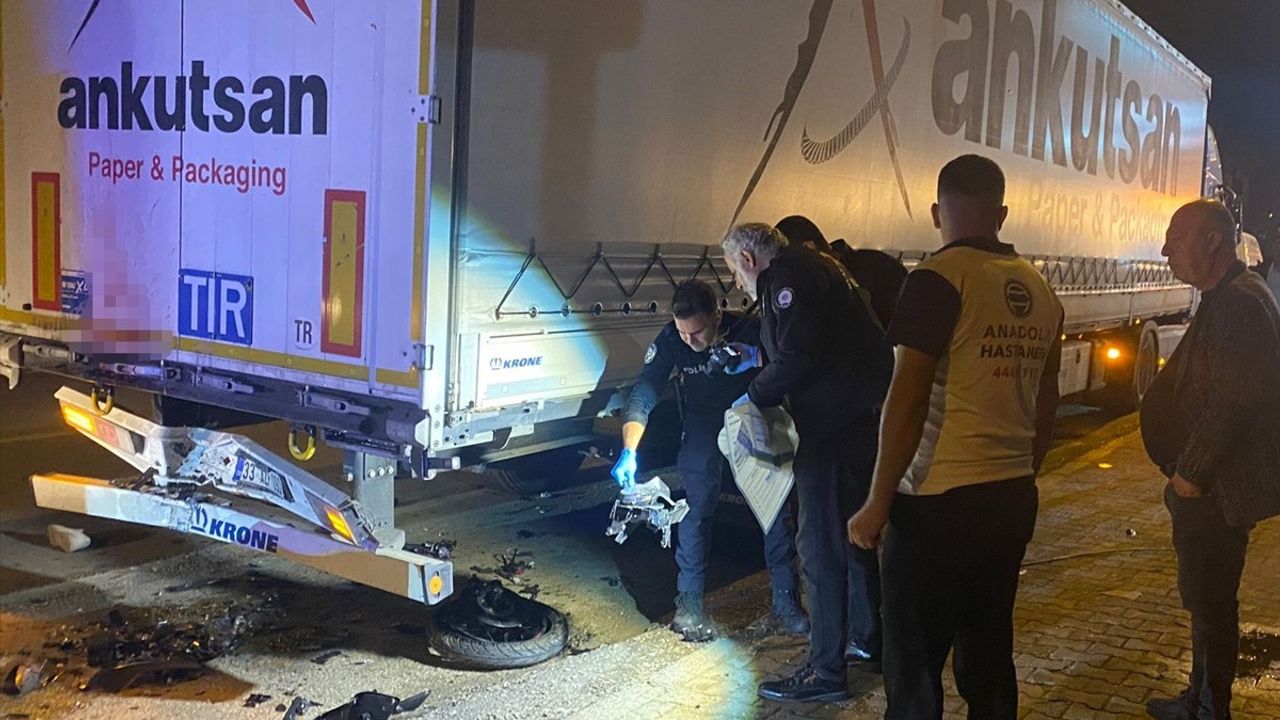 Serik'te Motosiklet Park Halindeki Tıra Çarptı: Sürücü Muhammet Ali Doğan Tekin Hayatını Kaybetti