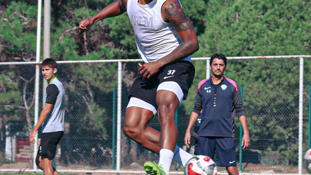 Serikspor, Adana Demirspor Maçı İçin Sivas'ta Hazırlıklarını Sürdürdü