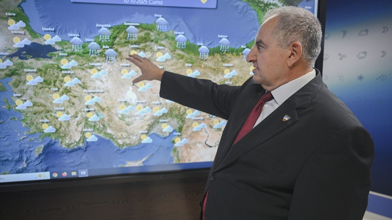 Sıcaklıklar 3-6 Derece Düşecek: Meteoroloji'den Kuvvetli Yağış Uyarısı