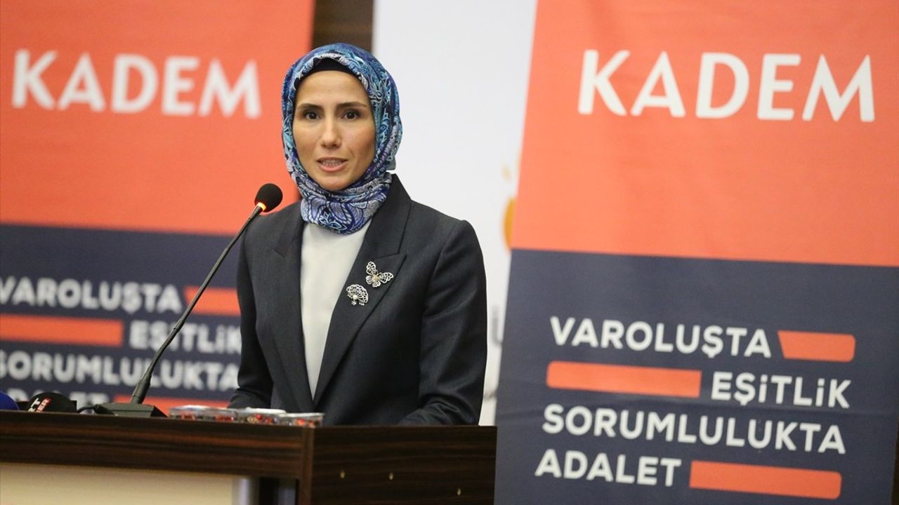 Siirt'te KADEM Paneli: Toplumsal Huzur ve Kadının Değişim Rolü