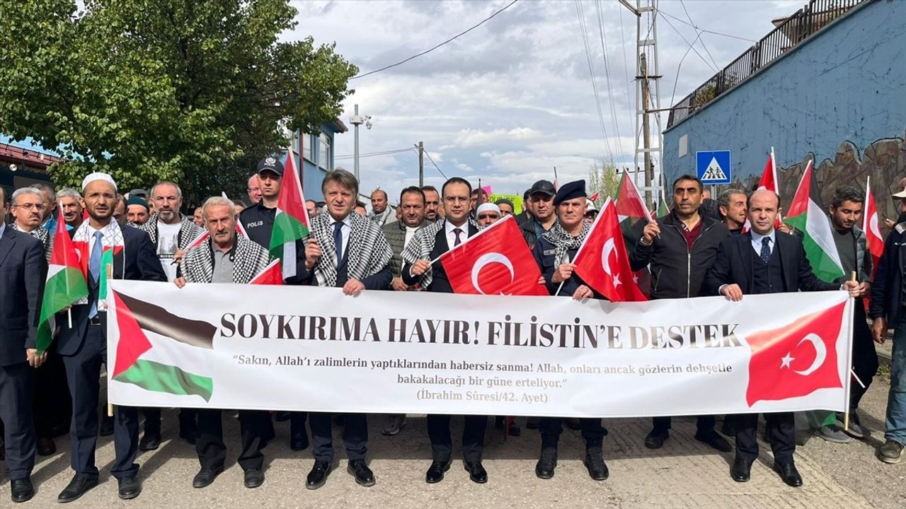 Sivas Akıncılar'da Gazze İçin Yürüyüş: Filistin'e Destek