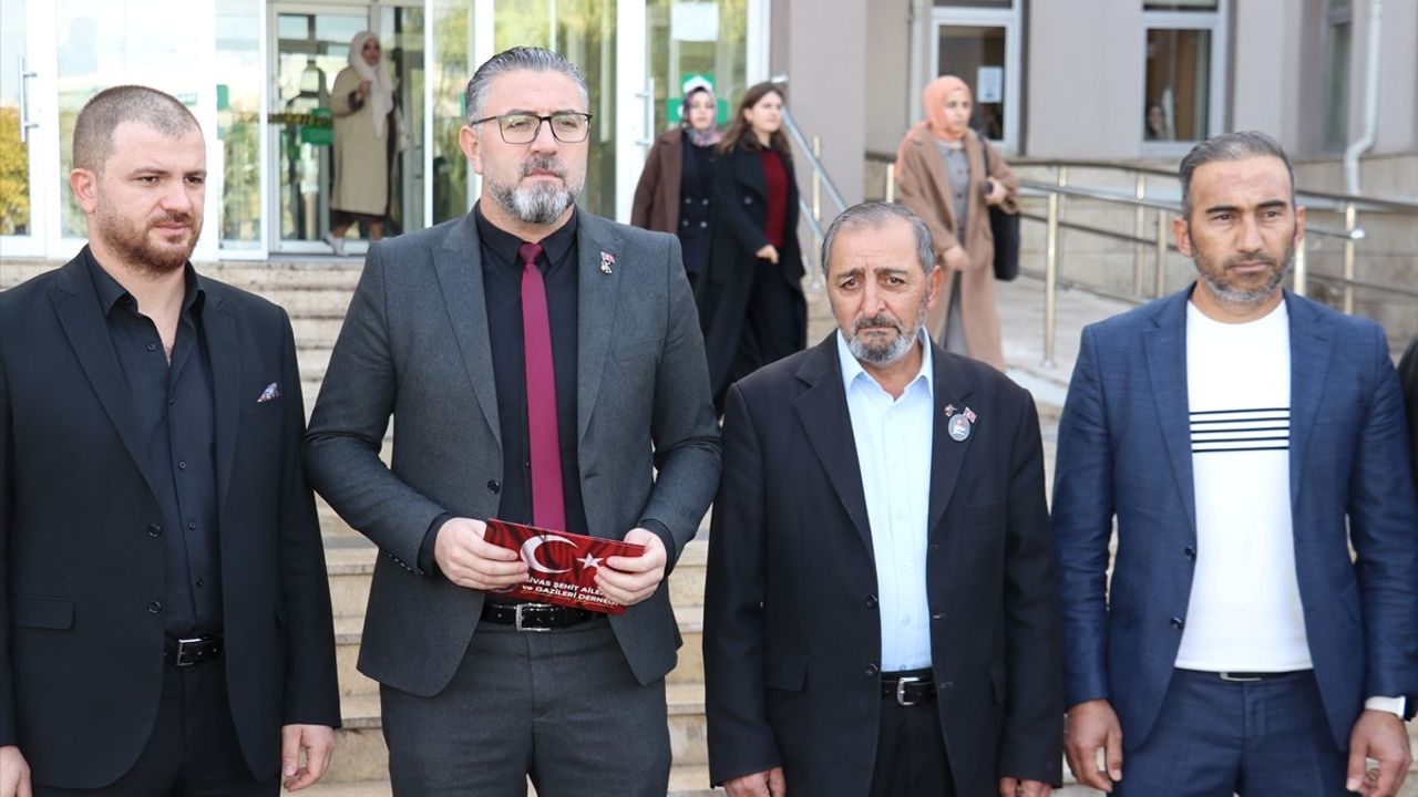 Sivas'ta Şehit Babasına Hakaret Eden Otobüs Şoförü İçin Suç Duyurusu