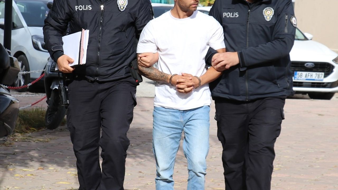 Sivas'ta şehit babasıyla tartışan otobüs şoförü M.B. gözaltına alındı