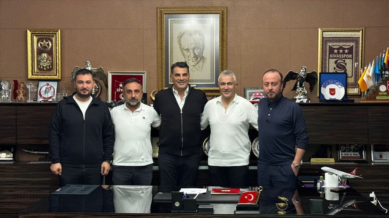 Sivasspor, Mehmet Altıparmak ile Anlaştı