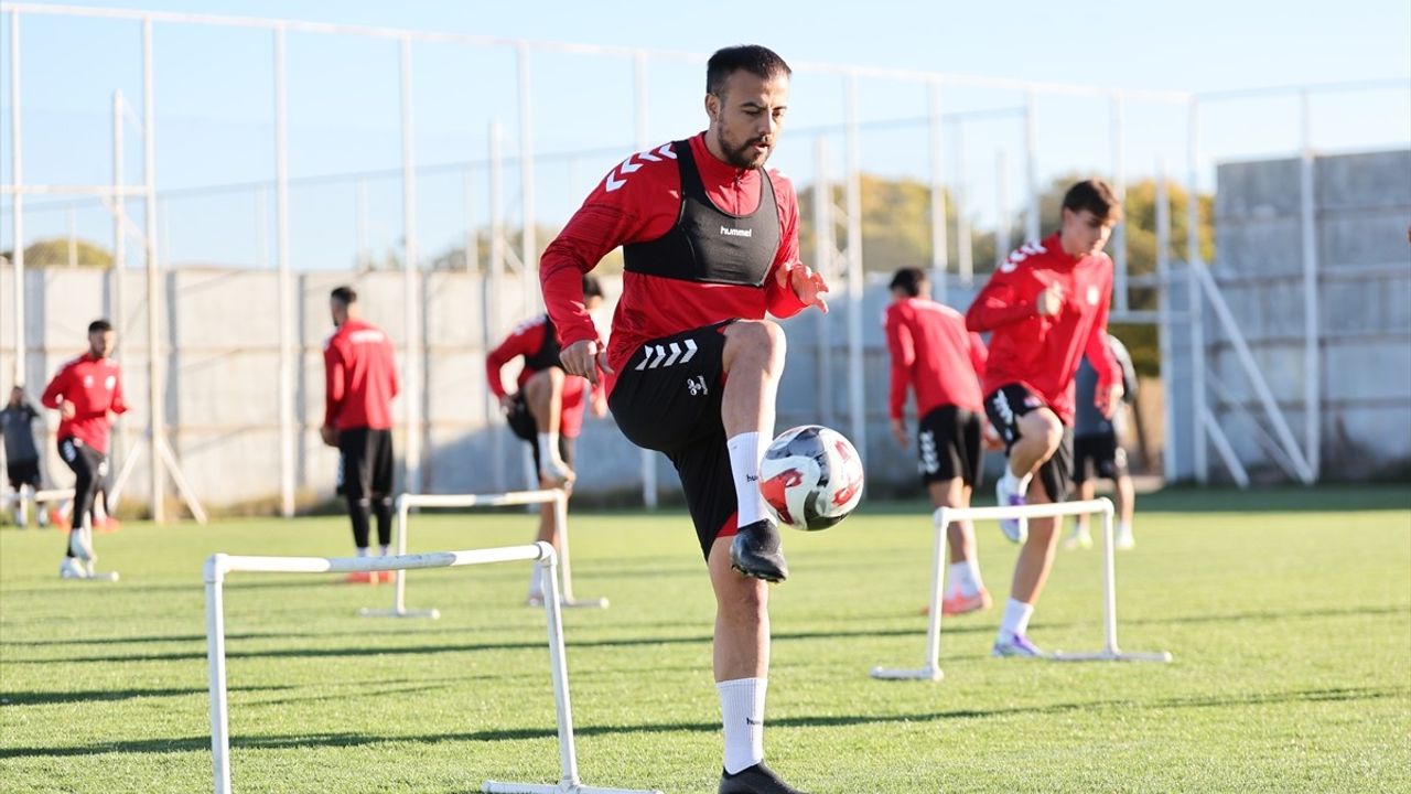 Sivasspor, Ümraniyespor Deplasmanına Hazırlanıyor