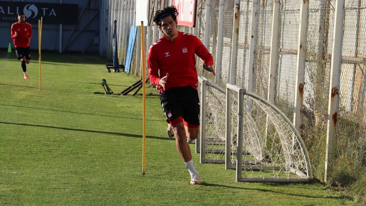 Sivasspor'un Önceliği Play-Off: Korkmaz'tan Keçiörengücü Mesajı