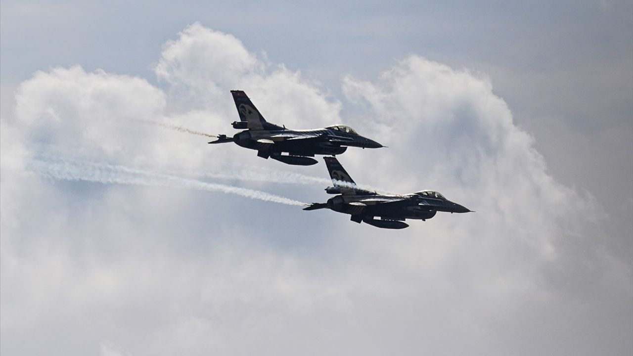 SOLOTÜRK Anıtkabir Semalarında Çevre Tanıma Uçuşu Gerçekleştirdi