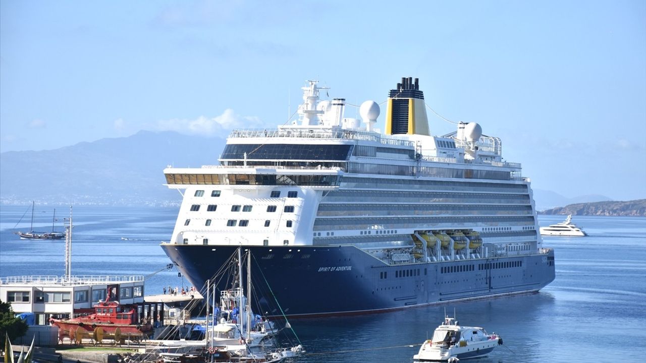 Spirit of Adventure Bodrum'a Demirledi: 960 Yolcu İle Limanda