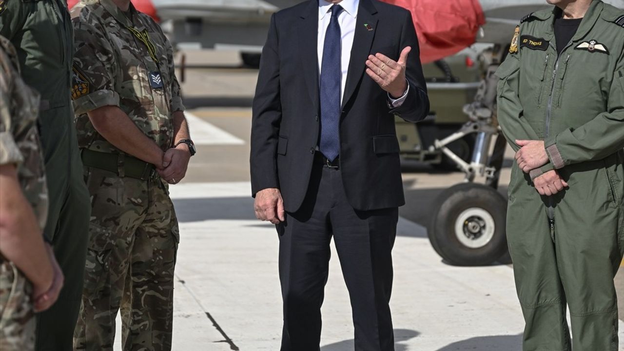 Starmer Türkiye'de: Eurofighter Typhoon'ları Mürted'te İnceledi
