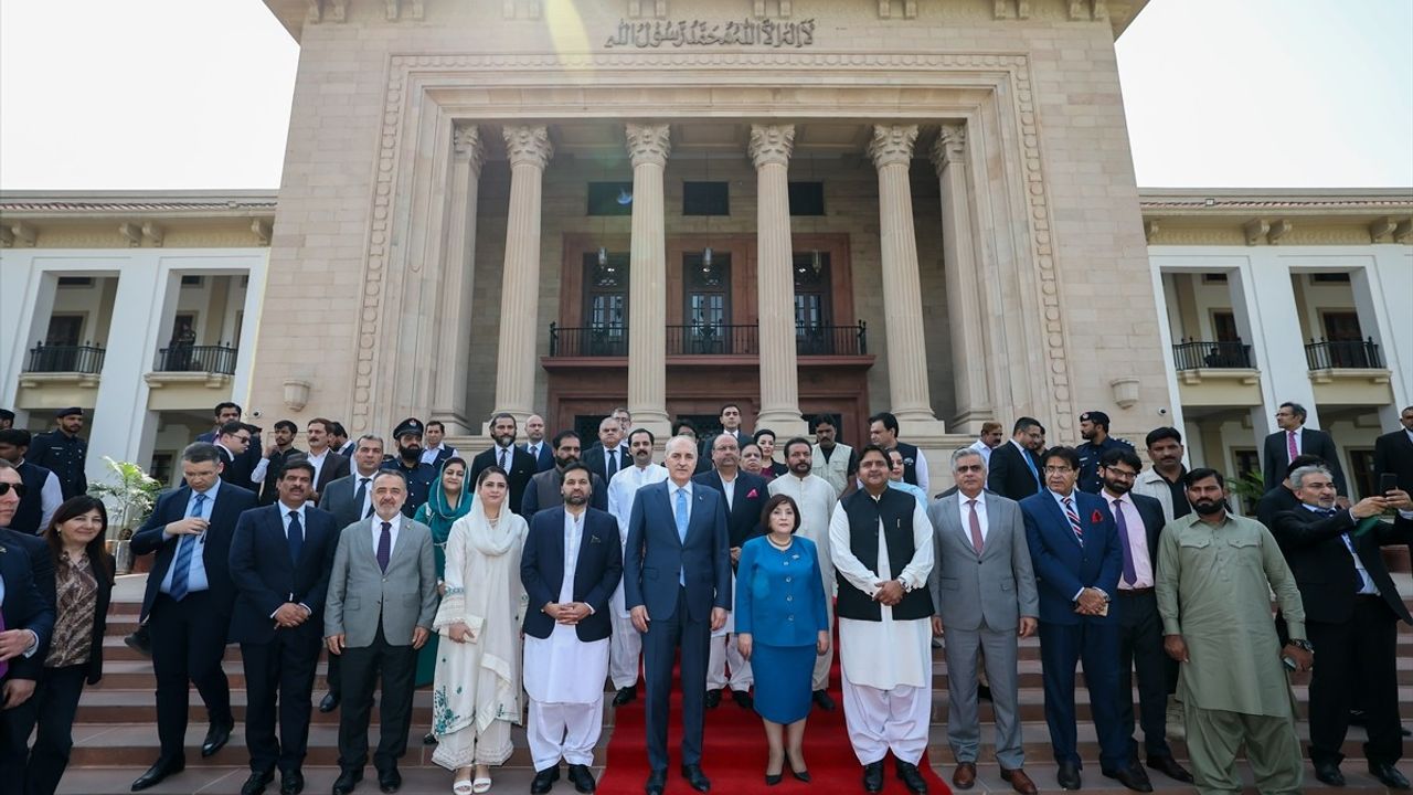 TBMM Başkanı Kurtulmuş, Pakistan'da Pencap Eyalet Meclisi'ni Ziyaret Etti