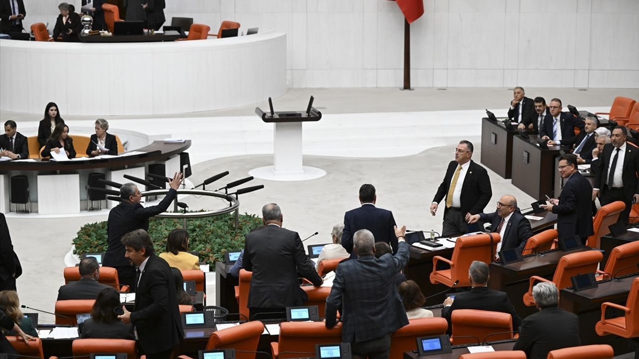 TBMM Genel Kurulu'nda Tartışma: NATO Raporu Eleştirisi, Mersin'e 25 Milyar, Ankara Mesajı