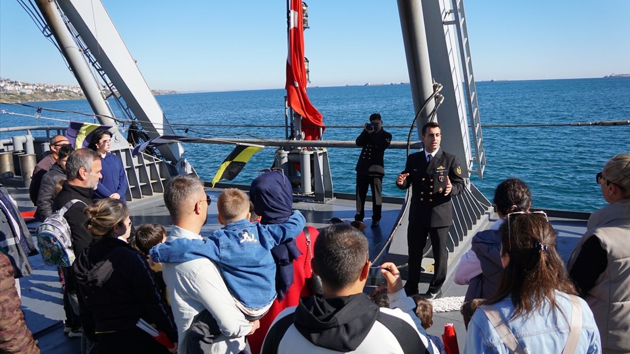 TCG Alemdar Tekirdağ'da ziyarete açıldı — 29 Ekim Ceyport Limanı'nda