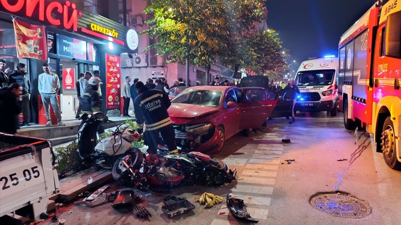 Tekirdağ Çerkezköy'de zincirleme trafik kazası: 3 yaralı