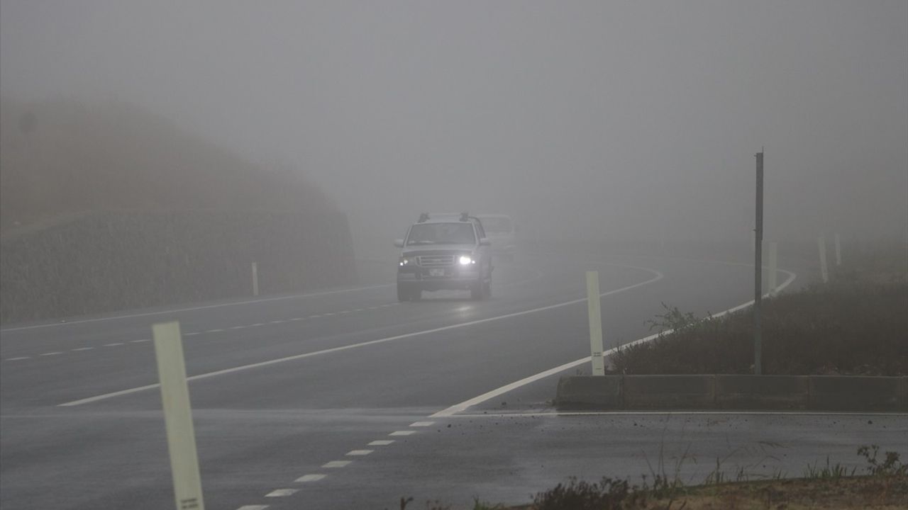 Tekirdağ'da Yoğun Sis: Görüş Mesafesi Yer Yer 50 Metrenin Altına Düştü