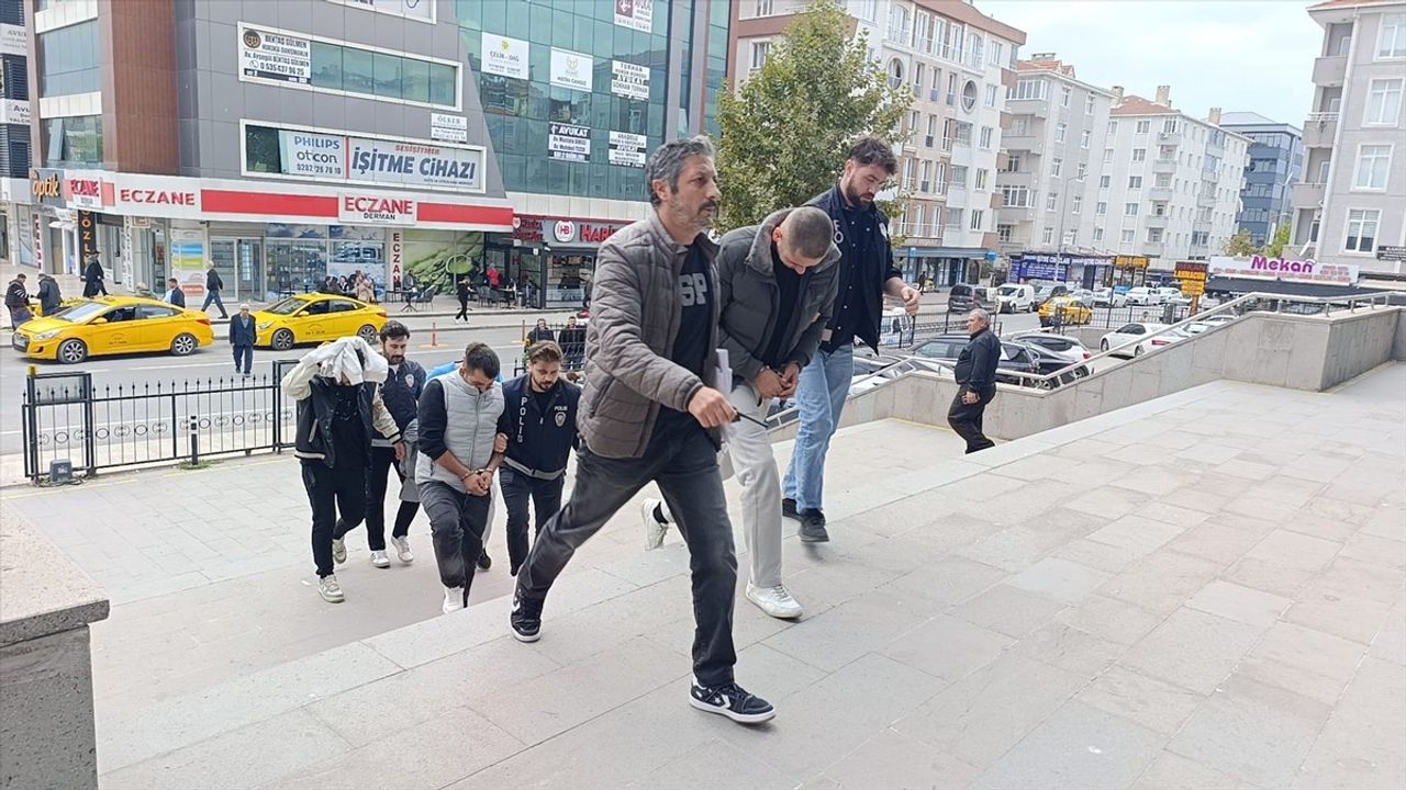 Tekirdağ Kapaklı'da Uyuşturucu Operasyonu: 2 Şüpheli Tutuklandı