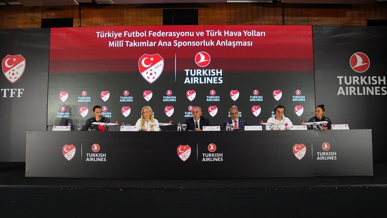 TFF ve Türk Hava Yolları Sponsorluk Anlaşmasını 3 Yıl Daha Yeniledi