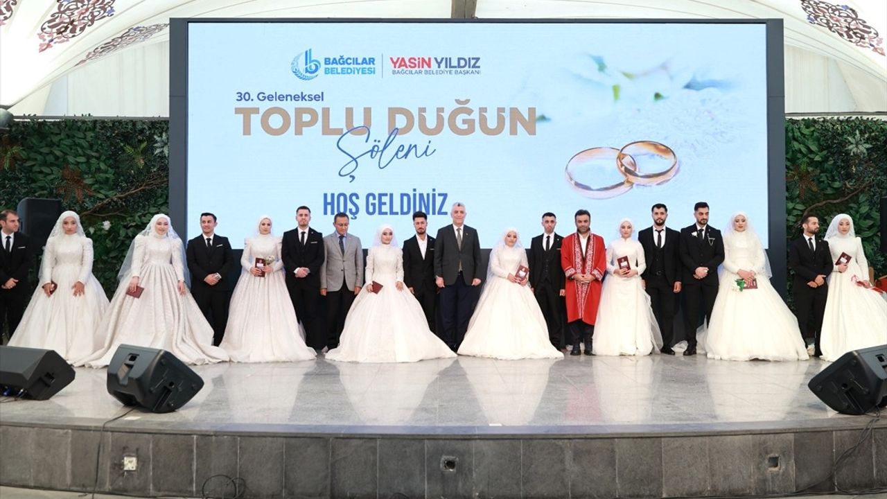 Ticaret Bakanı Bolat Bağcılar'da 8 Çifte Nikah Şahitliği Yaptı