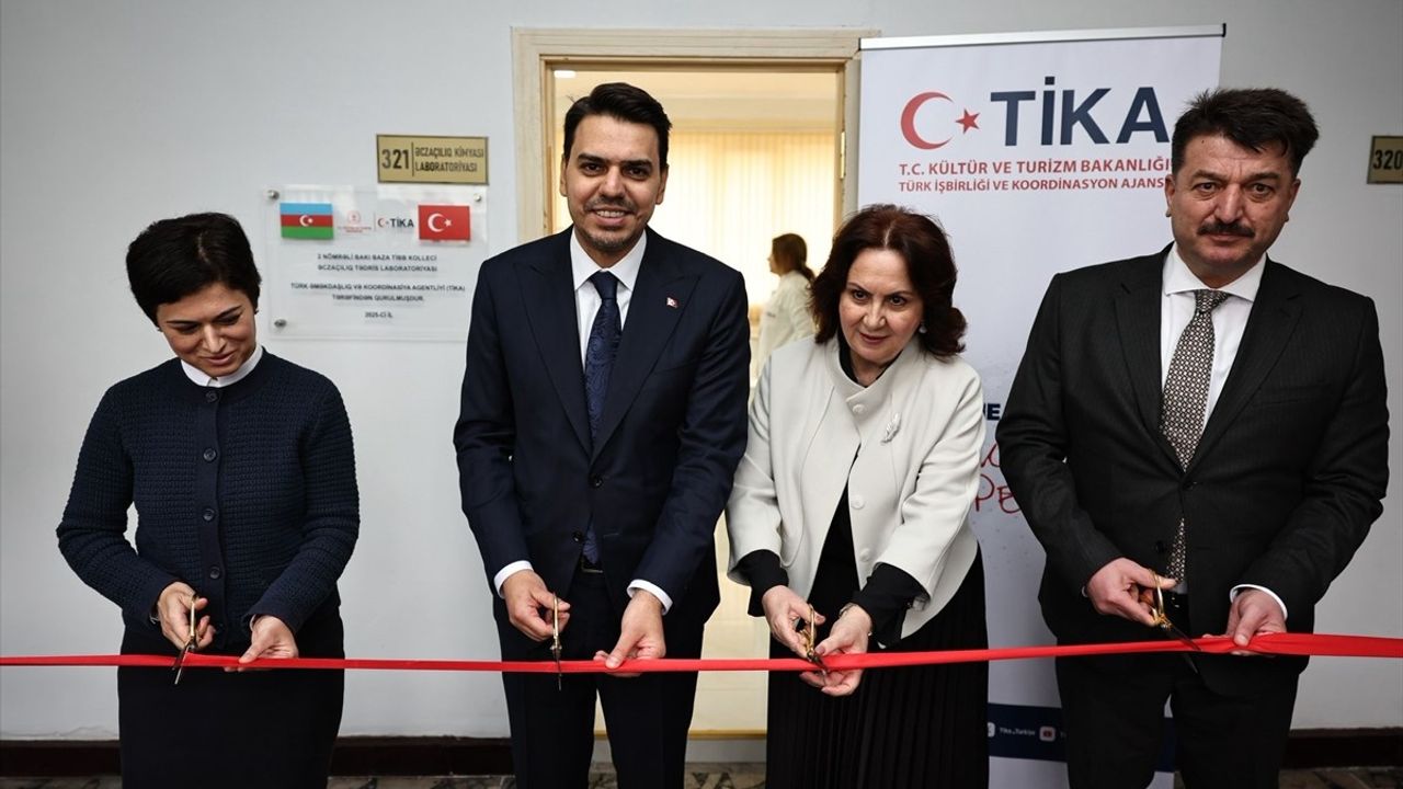 TİKA'dan Bakü Tıp Kolejine Modern Eczacılık Laboratuvarı