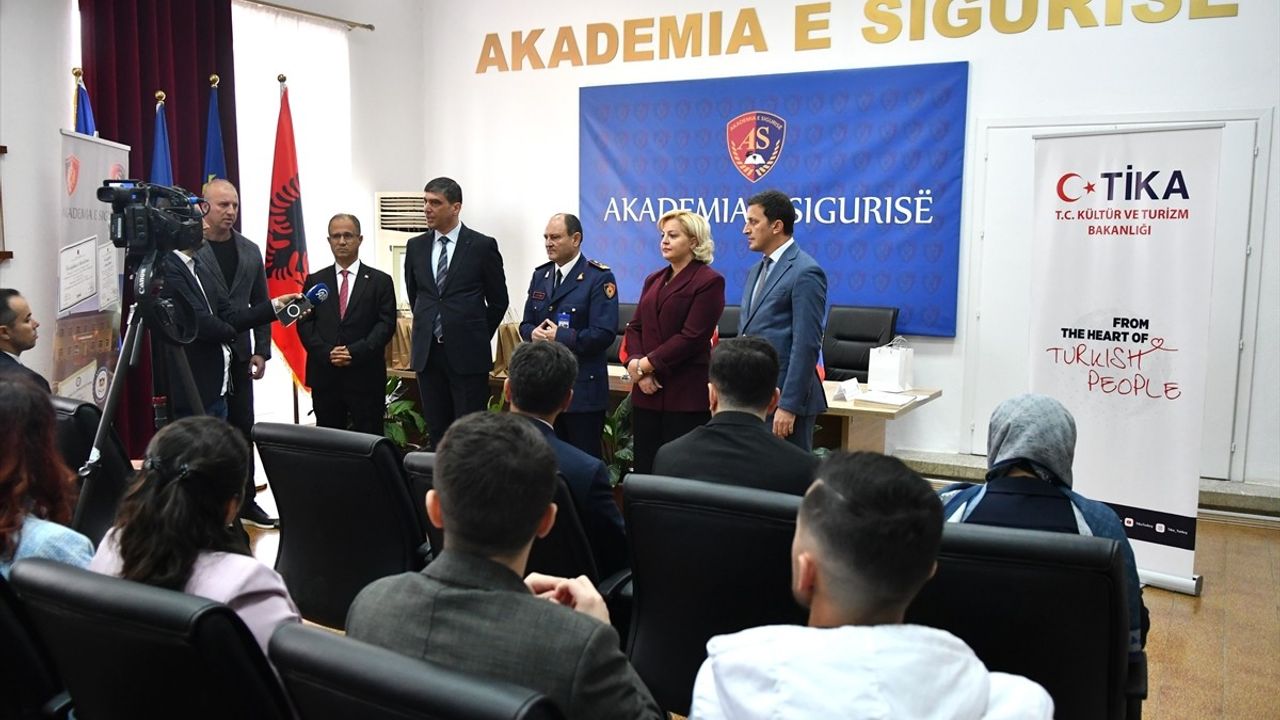 TİKA Destekli İnsan Kaynakları Eğitimi: Arnavutluk Polis Teşkilatına Sertifikalar