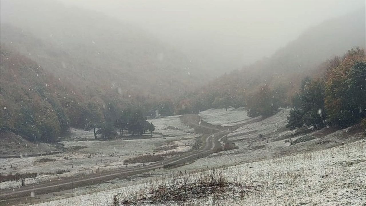 Tokat'ta Mevsimin İlk Karı Yüksek Kesimleri Beyaza Bürüdü