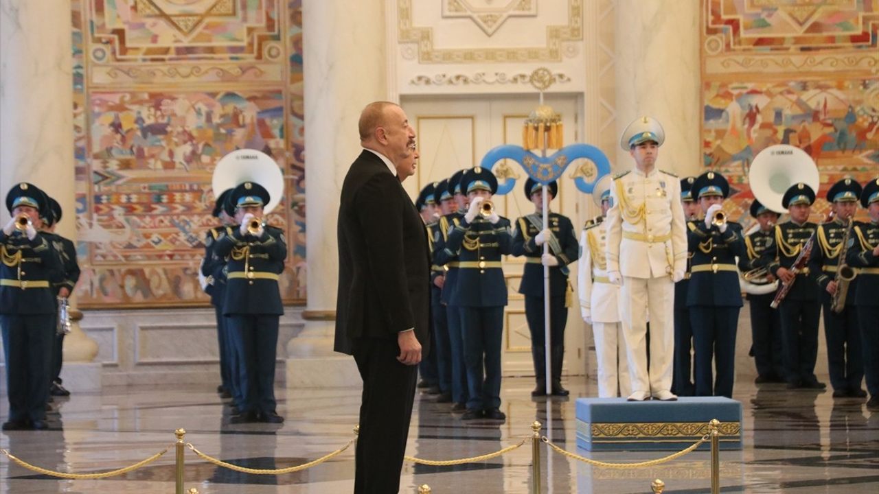 Tokayev ve Aliyev 'Orta Koridoru Geliştirme Projesi'ni İnceledi