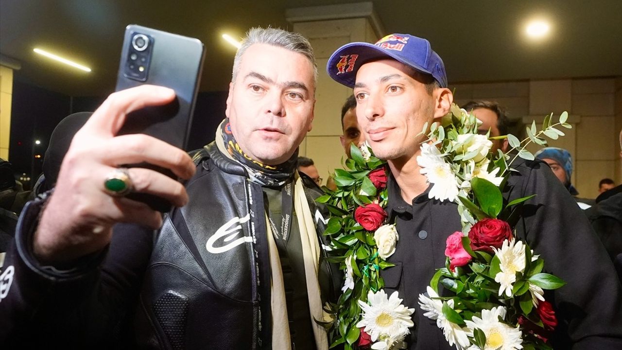 Toprak Razgatlıoğlu 2025 Dünya Superbike Şampiyonu Olarak Türkiye'ye Döndü