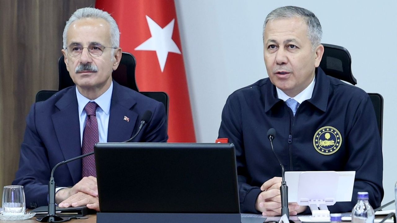 Trafik Güvenliği Strateji Belgesi ve Eylem Planı İçin 81 İl Valisiyle VKS Toplantısı