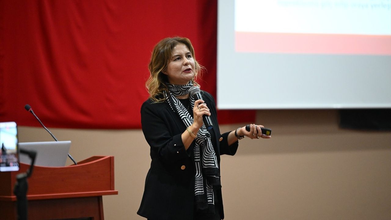 TÜ'de Gazze'de İnsan Hakları İhlalleri Dersi: Çağla Gül Yesevi'den 'İnsanlığa Karşı Suç' Vurgusu