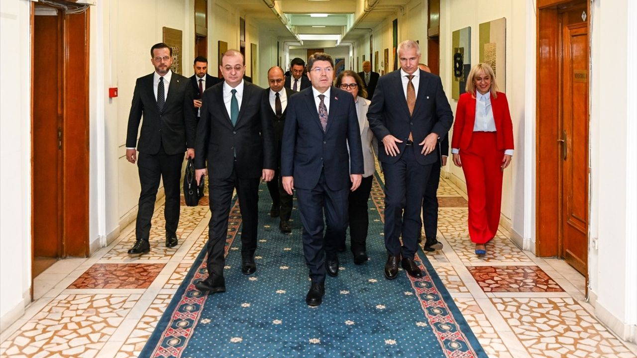 Tunç Bükreş’te Romanya ile Terörle Mücadelede İşbirliğini Vurguladı