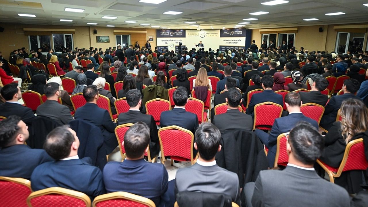 Tunç: Türkiye Adalet Akademisi'nde Hakim‑Savcı Yardımcılığıyla Yargıda Kaliteyi Artıracağız