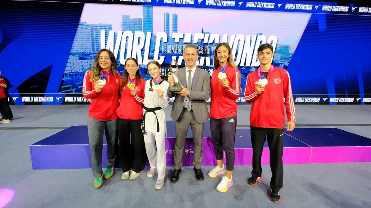 Türkiye'den Tarihi Başarı: Dünya Tekvando Şampiyonası'nda Kadınlarda Takım Şampiyonu