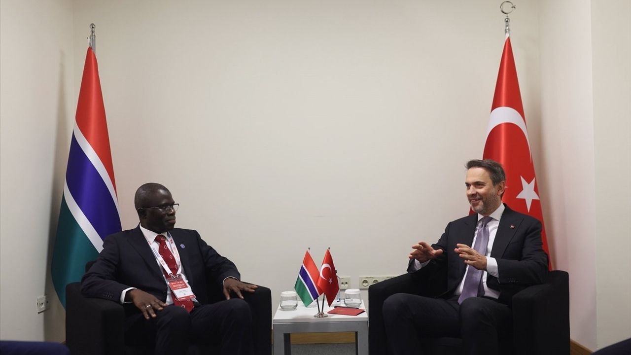Türkiye ile Gambiya arasında enerji işbirliği mutabakatı imzalandı