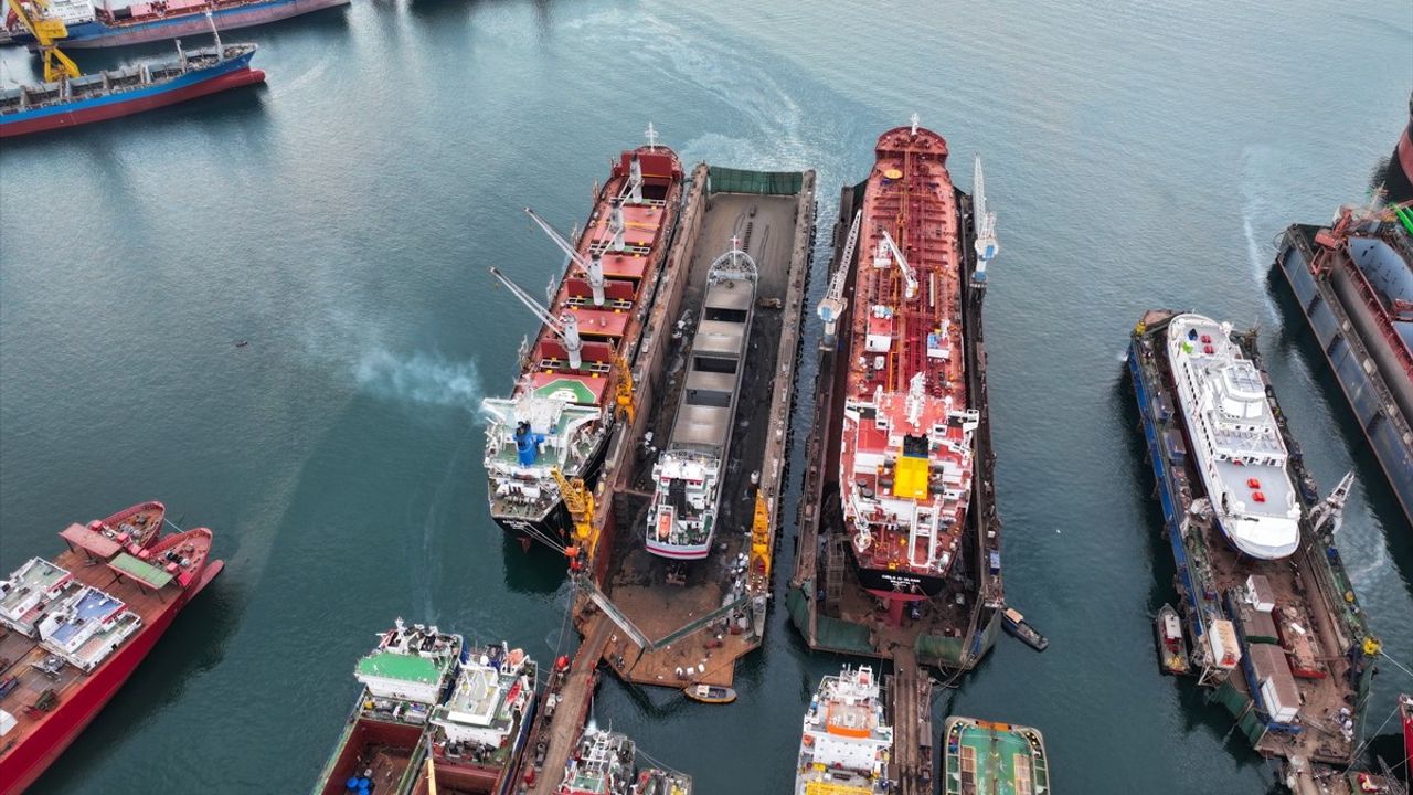 Tuzla'da karbondioksit tüpü patlaması: 1 işçi öldü, 4 yaralı