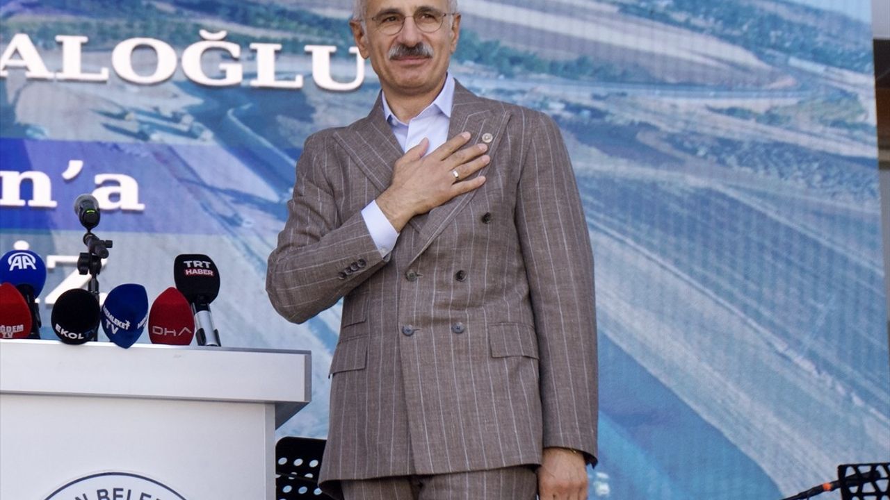 Ulaştırma Bakanı Uraloğlu Kaman'da: "Üreticimizin, Çiftçimizin Yanındayız"