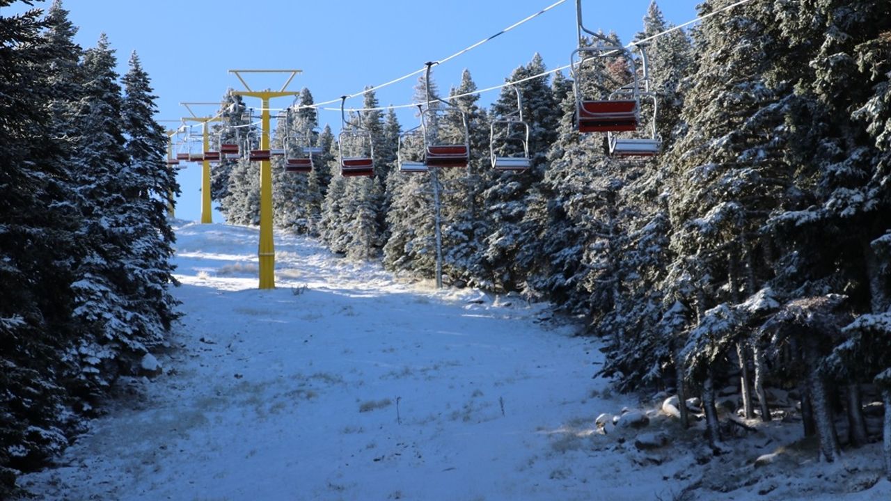 Uludağ'da Kar Yağışı: Kayak Sezonu İçin Umut