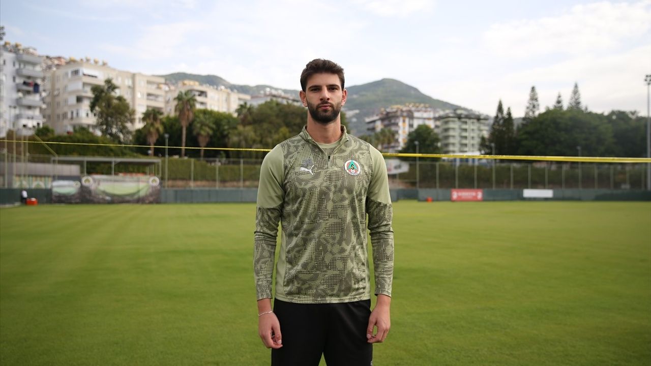 Ümit Akdağ: Lucescu'nun Romanya Daveti "Özel Bir Duygu"