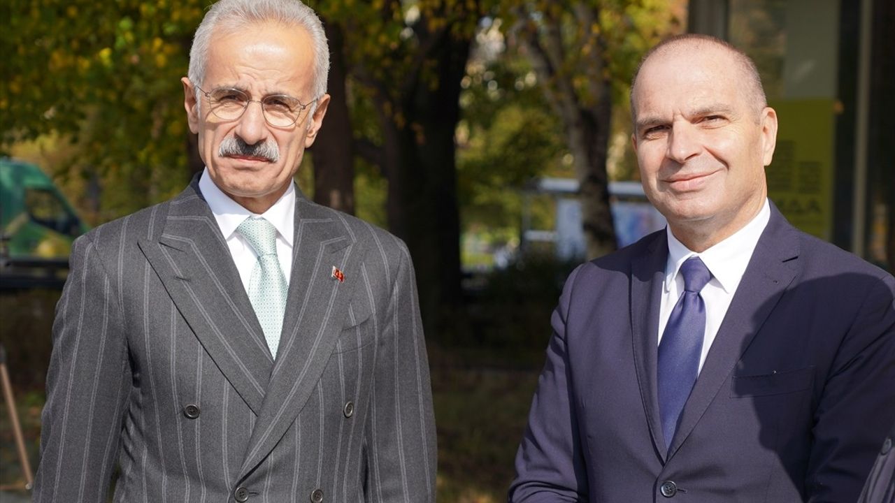 Uraloğlu Sofya'da GDAÜ Toplantısında Karadeniz Otoyolu İçin İşbirliği