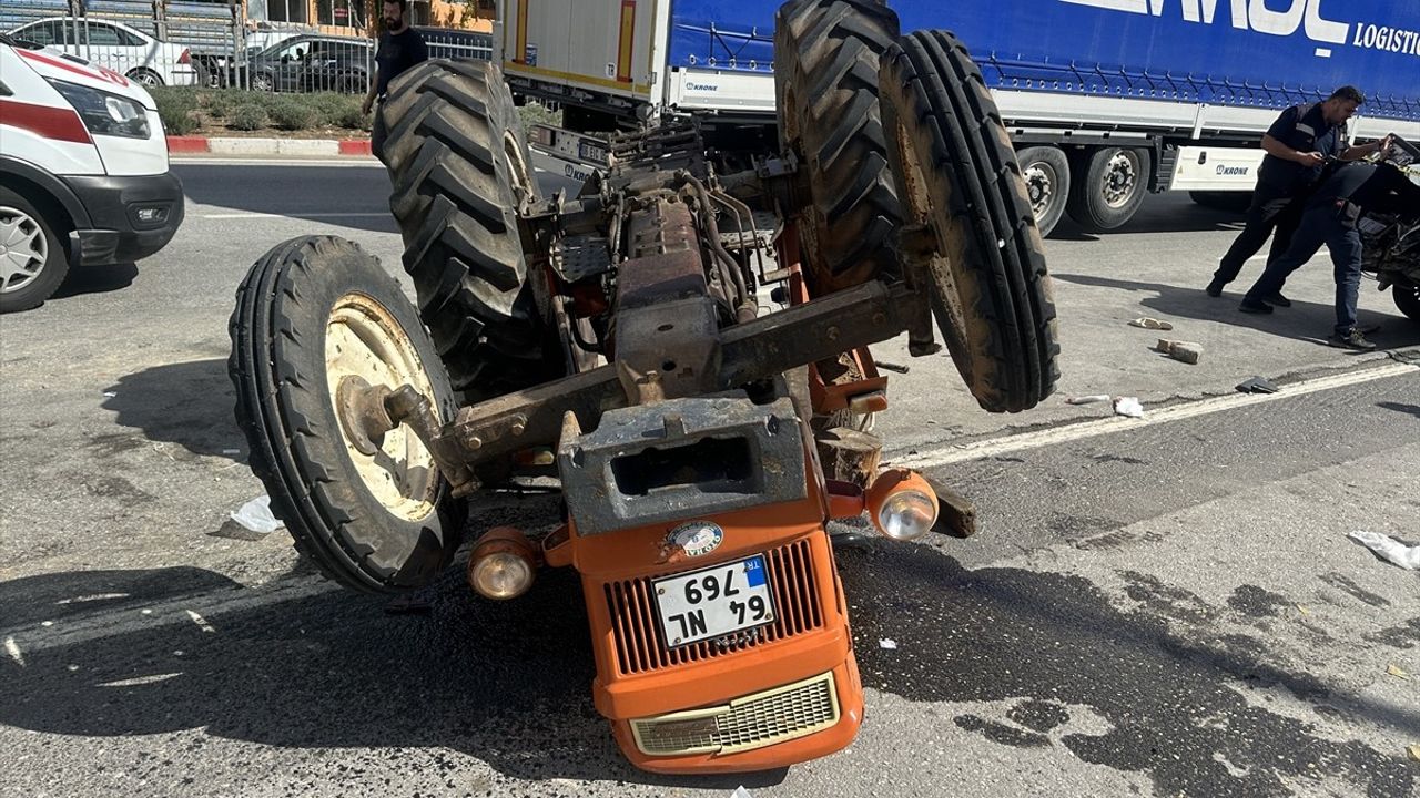 Uşak'ta 3 Araçlı Zincirleme Kaza: 1 Kişi Yaralandı