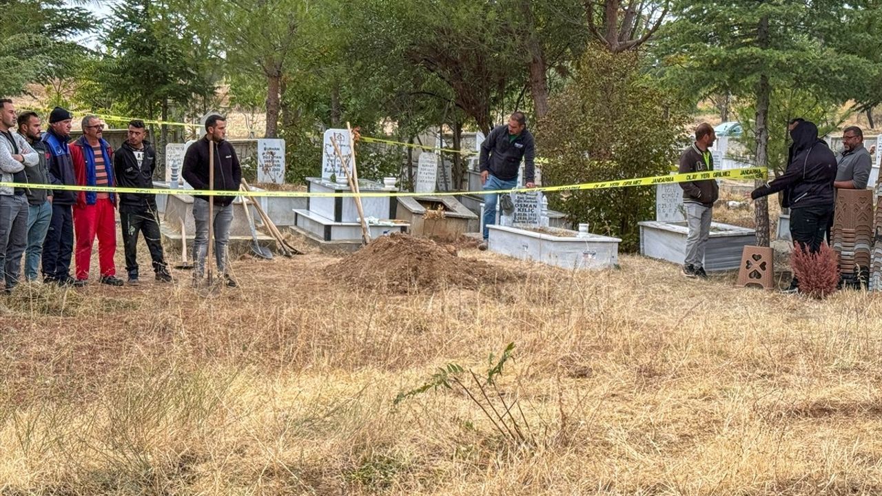 Uşak'ta morg karışıklığı: Yanlış defnedilen cenaze mezardan çıkarıldı