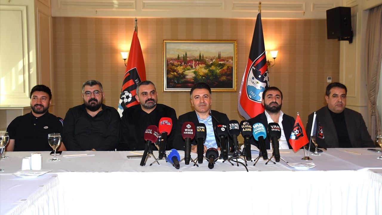Vanspor Başkanı Erol Temel: Hedef Kulübü İleri Taşımak