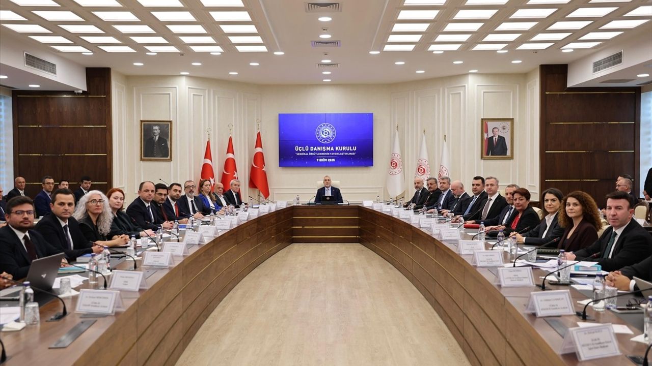 Vedat Işıkhan: Üçlü Danışma Kurulu'nda Sendikal Haklar ve Dijital Dönüşüm Vurgusu