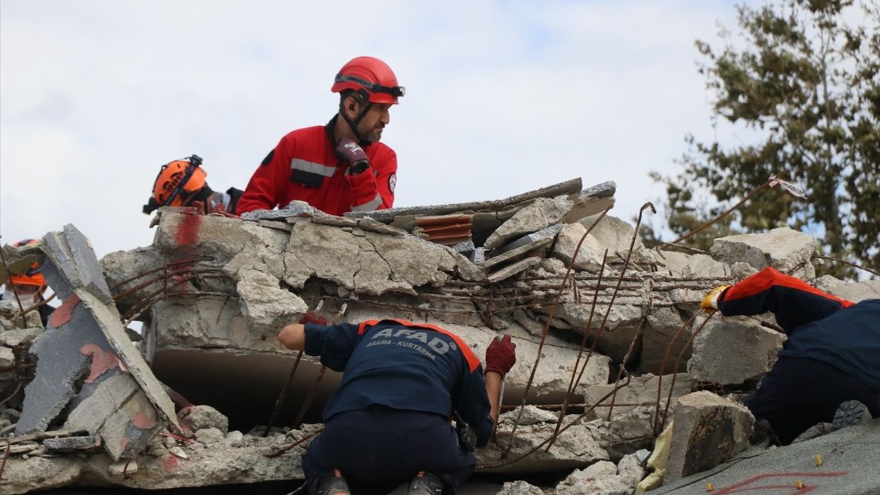 Yalova'da 24 Saatlik Büyük Ölçekli Deprem Tatbikatı Başladı