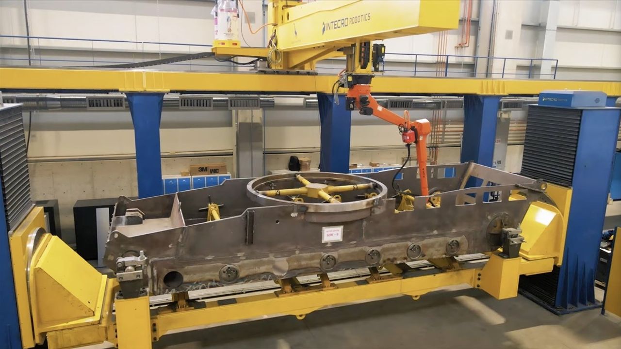 Yerli Robotlar ALTAY Tankı Seri Üretiminde Kilit Rol Oynuyor