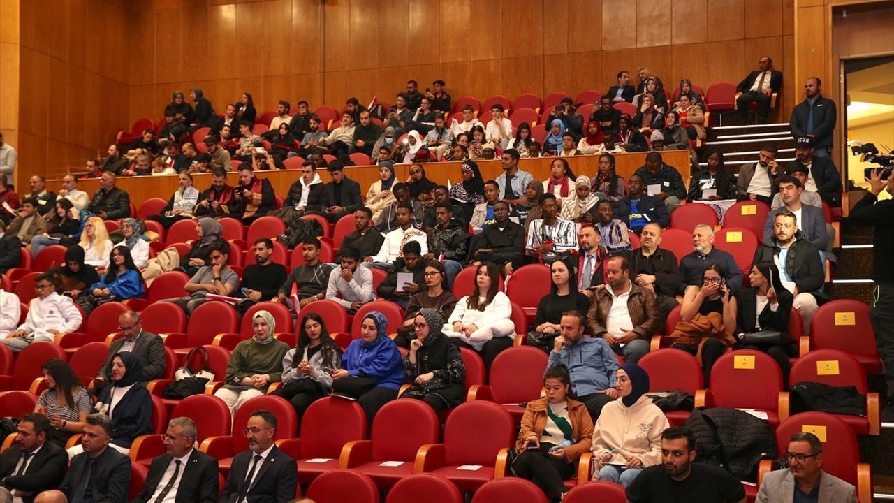 YÖK Başkanı Özvar: Derslerde sadeleştirme ve uygulamalı eğitime öncelik