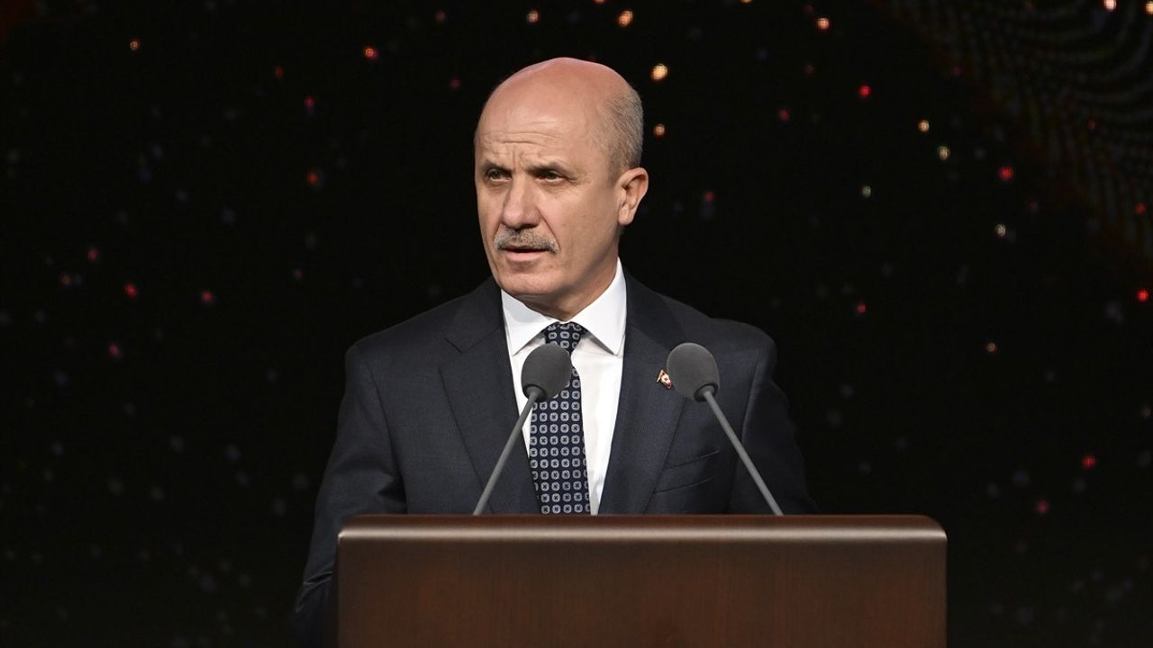 YÖK Başkanı Özvar: İş Yeri Temelli Uygulamalı Eğitim Yaygınlaşacak